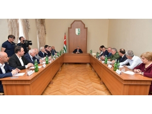 Abhazya Cumhurbaşkanı Yeni Bakanları Atadı