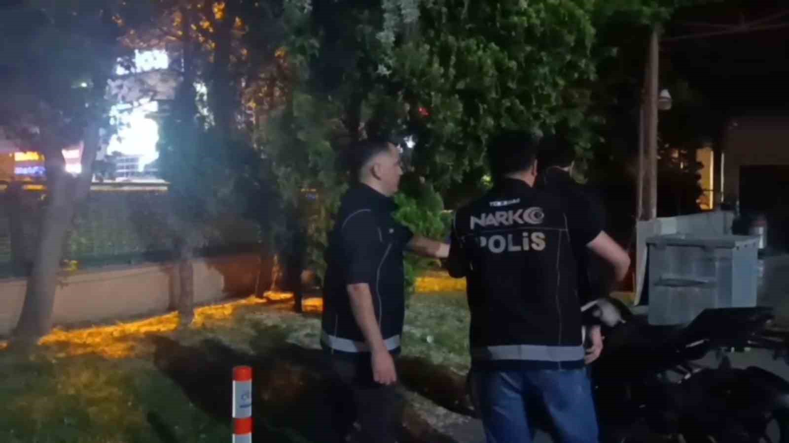tekirdag-da-pes-dedirten-yontem-uyusturucuyu-ekmek-arasinda-servis-etmisler