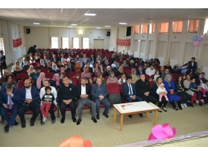 Kur’an Kursu Öğrencilerinden Yıl Sonu Gösterisi