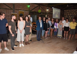 Konuk Öğrencilere Katılım Belgeleri Verildi