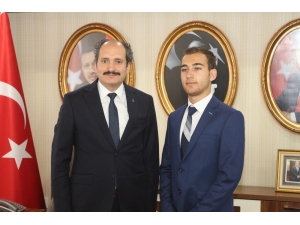 Hocası Ve Öğrencisi Seçimlerde Yarışacak