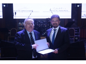 Doç. Dr. Murat Ulutaş’a Yılın Bildirisi Birincilik Ödülü