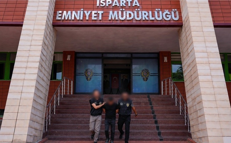 isparta-da-20-yil-9-ay-12-gun-hapis-cezasiyla-aranan-sahis-yakalandi