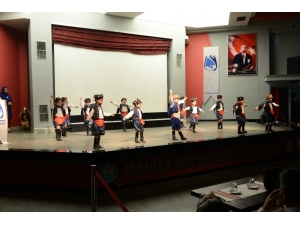 Yunusemreli Miniklerden Yıl Sonu Gösterisi