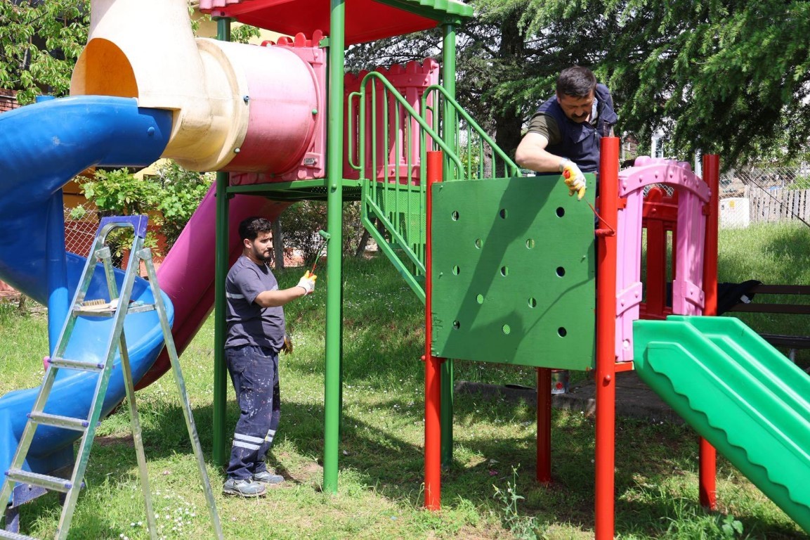 kartepe-de-cocuk-parklari-yenileniyor