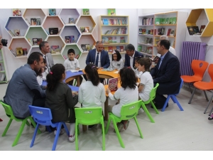 İlkokula Zenginleştirilmiş Kütüphane