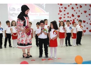 Anaokulu Öğrencilerinin Gösteri Coşkusu