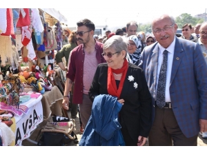 Canan Karatay: “Meyve İçerisindeki Şeker Bağışıklık Sistemini Çökertiyor”