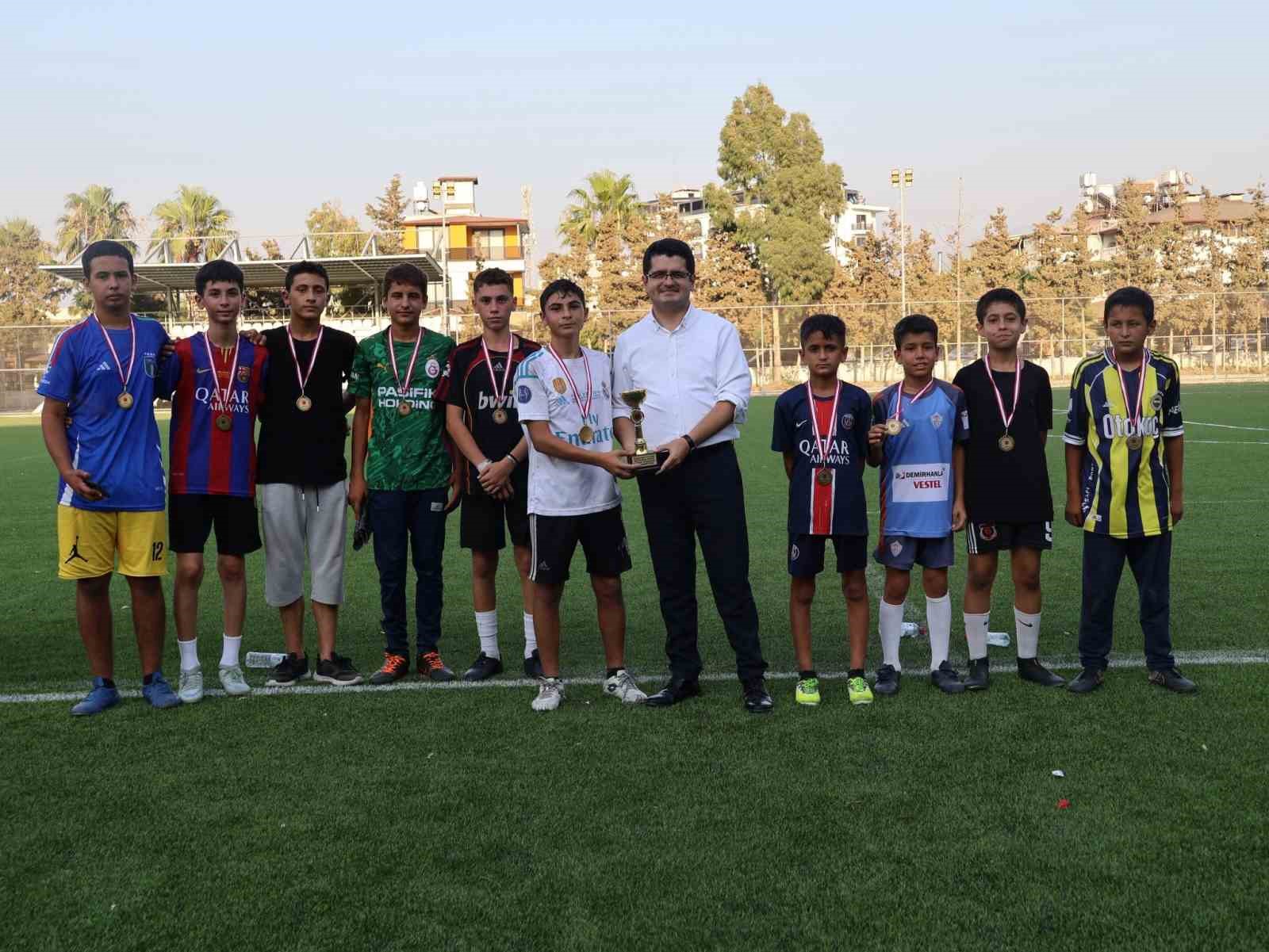 arsuz-da-yaz-kuran-kursu-ogrencileri-futbol-turnuvasinda-bulustu