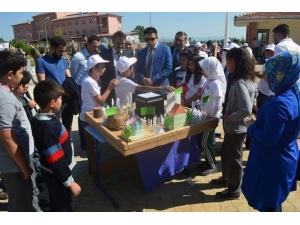 Çavdarhisar’da 4006 Tübitak Bilim Fuarı