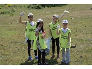 Körfezli Minik Öğrenciler, Farkındalık İçin Çöp Topladı