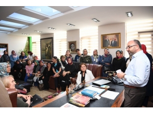 Başkan Üzülmez, Girişimcilik Kursiyerlerini Ağırladı