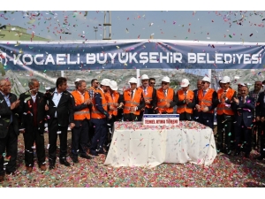 Dilovası Batı Kavşağı’nda Temel Atıldı