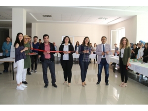 Nevü’lü Öğrencilerden ‘Öğretim Teknolojileri Ve Materyal Tasarım Sergisi’