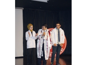 Geleceğin Diş Hekimleri Beyaz Önlüklerini Giydi