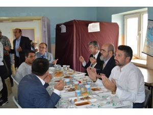 Başkan Yüzügüllü Yağmur Duasına Katıldı