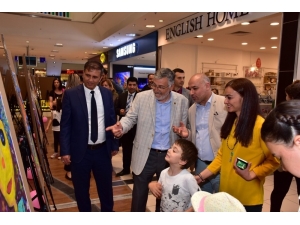 Başkan Bozkurt, "Bir Başka Yüzler" Resim Sergisinin Açılışına Katıldı