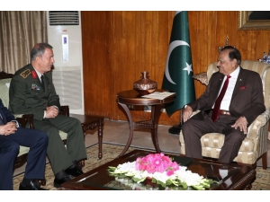 Genelkurmay Başkanı Orgeneral Akar, Pakistan Cumhurbaşkanı Tarafından Kabul Edildi