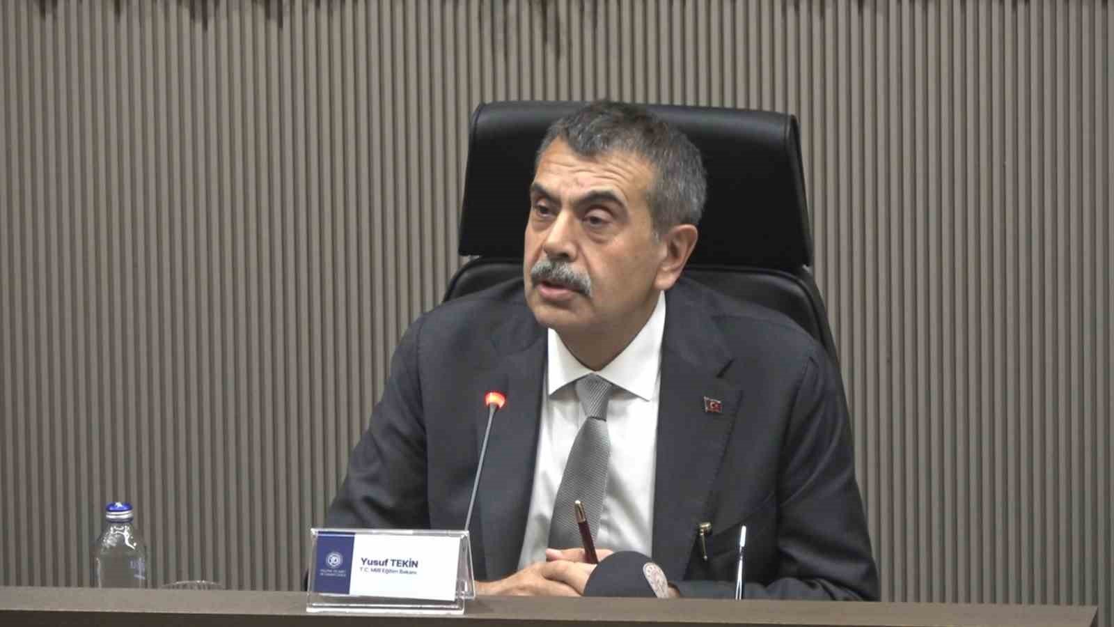 bakan-tekin-yalova-da-mesleki-egitim-sanayi-bulusmasina-katildi