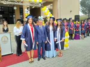 Selendili Öğrencilerin Mezuniyet Sevinci