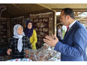 Milletvekili Aday Adayı Gündüz Festival Alanında Vatandaşlarla Bir Araya Geldi