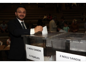 Belediye Başkanı Seçen, Temayül Yoklamasına Oyunu Kullandı