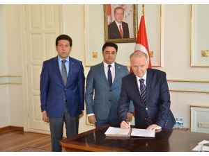 ‘Sağlığa Ve Başarıya Yüzüyoruz’ Projesi Protokolü İmzalandı