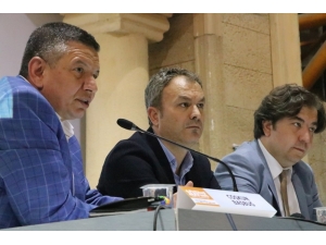 Kocaeli Kitap Fuarı’nda Türkiye’de Siyaset Ve Güvenlik Dengesi Konuşuldu