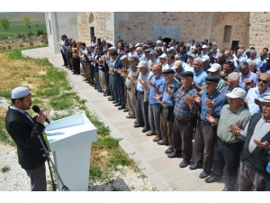 Seyitgazililer Üryan Baba’yı Andı