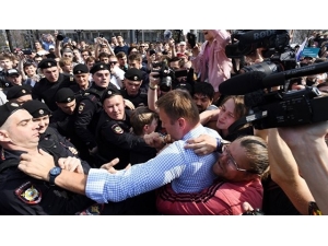 Moskova’da Putin Karşıtı Gösteri: 14 Gözaltı