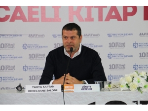 Gazeteci Cüneyt Özdemir, Kocaeli Kitap Fuarı’nda Mesleğini Anlattı