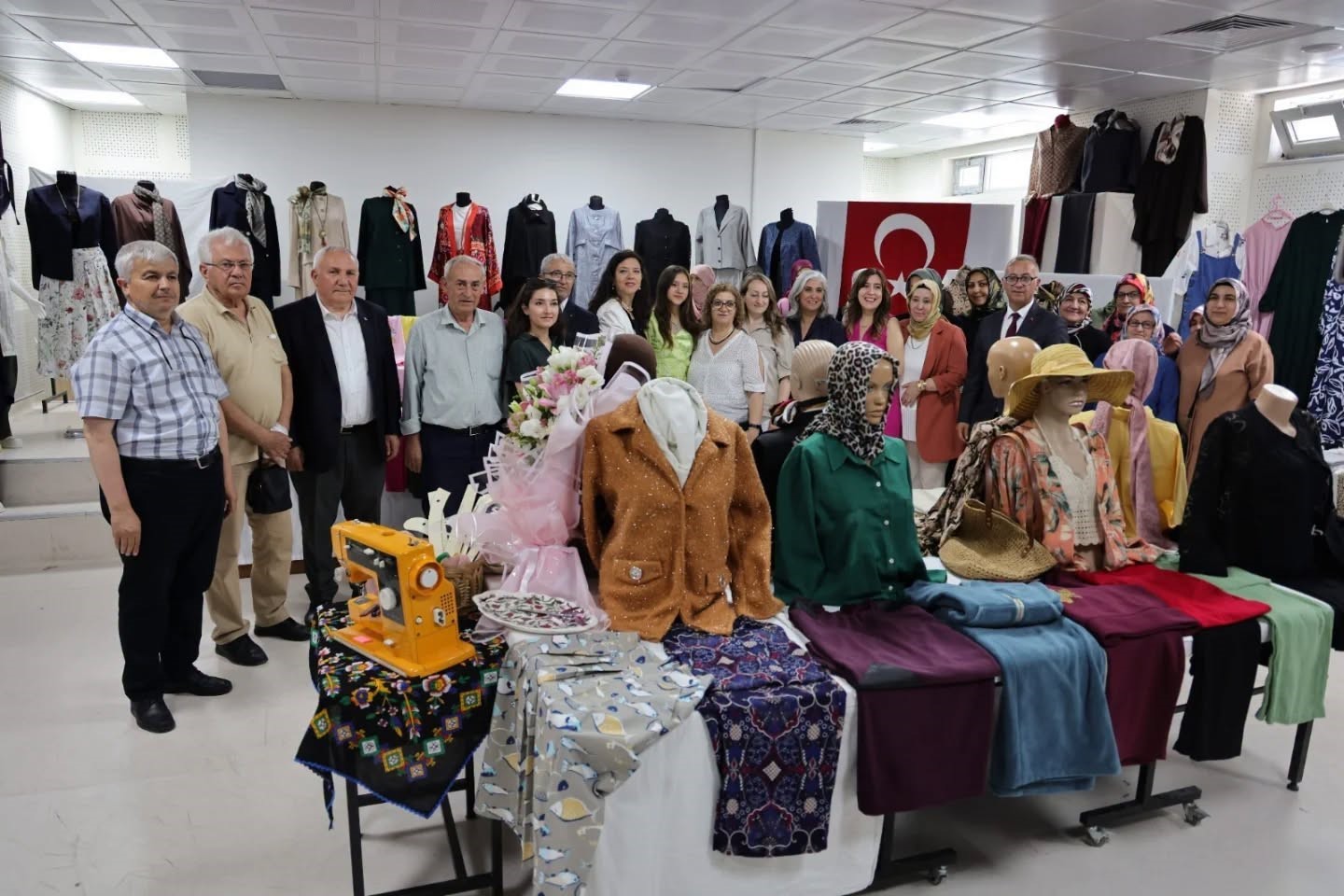 kutahya-da-kursiyerlerin-el-emegi-eserleri-sergilendi