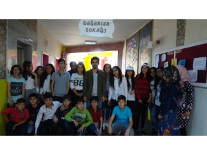 ‘Değerler Sokağı’ Okula Renk Kattı