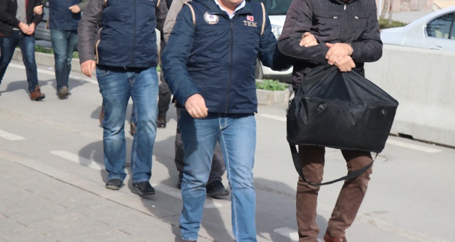 İzmirde 118 Eve Operasyon: 72 Gözaltı