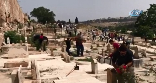 Filistinliler Tarihi Mezarlıkta Temizlik Yaptı
