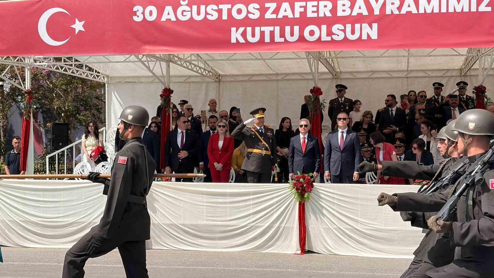 kirklareli-nde-30-agustos-zafer-bayrami-nin-104-yil-donumu-coskuyla-kutlandi