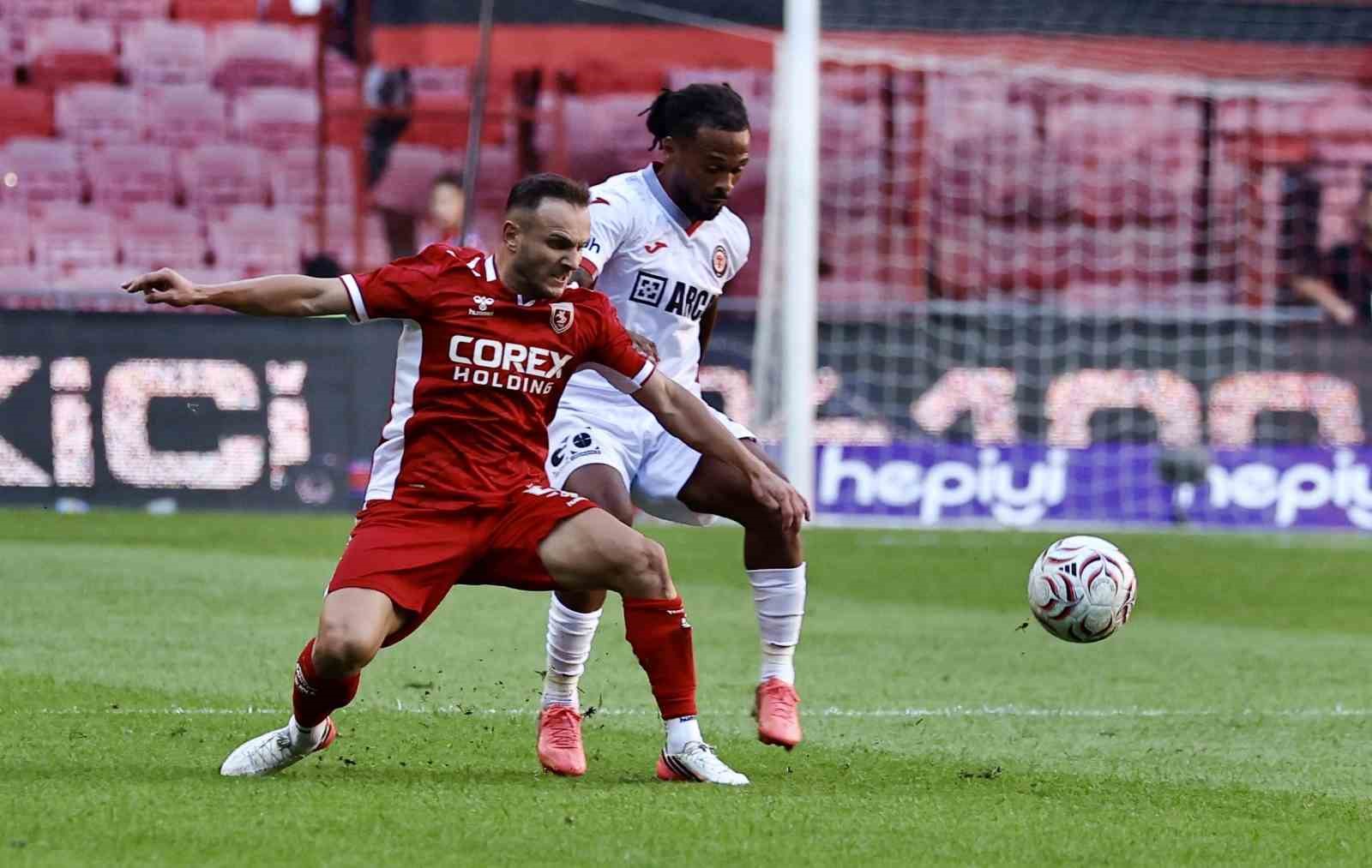 trendyol-super-lig-samsunspor-1-corum-fk-3-ilk-yari