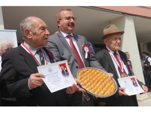 Gaziantep’in Ünlü Simaları, Tarihi Lisenin Baklava Gününde Buluştu