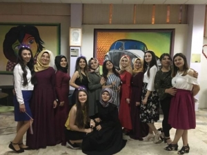 Üniversite Öğrencilerinden Kına Gecesi