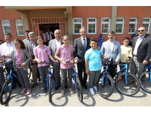 Başkan Köşker’den Çocuklara Yaz Tatili Hediyesi