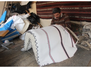 Literatürde Bile Yok, Mesleği Yok Oluyor