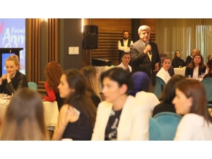 Başkan Karaosmanoğlu Kadın Spor Eğitmenleriyle Bir Araya Geldi