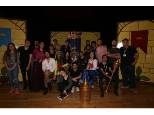 Tokat Belediyesi Şehir Tiyatrosu Sezonun Son Oyununu Sahneleyecek