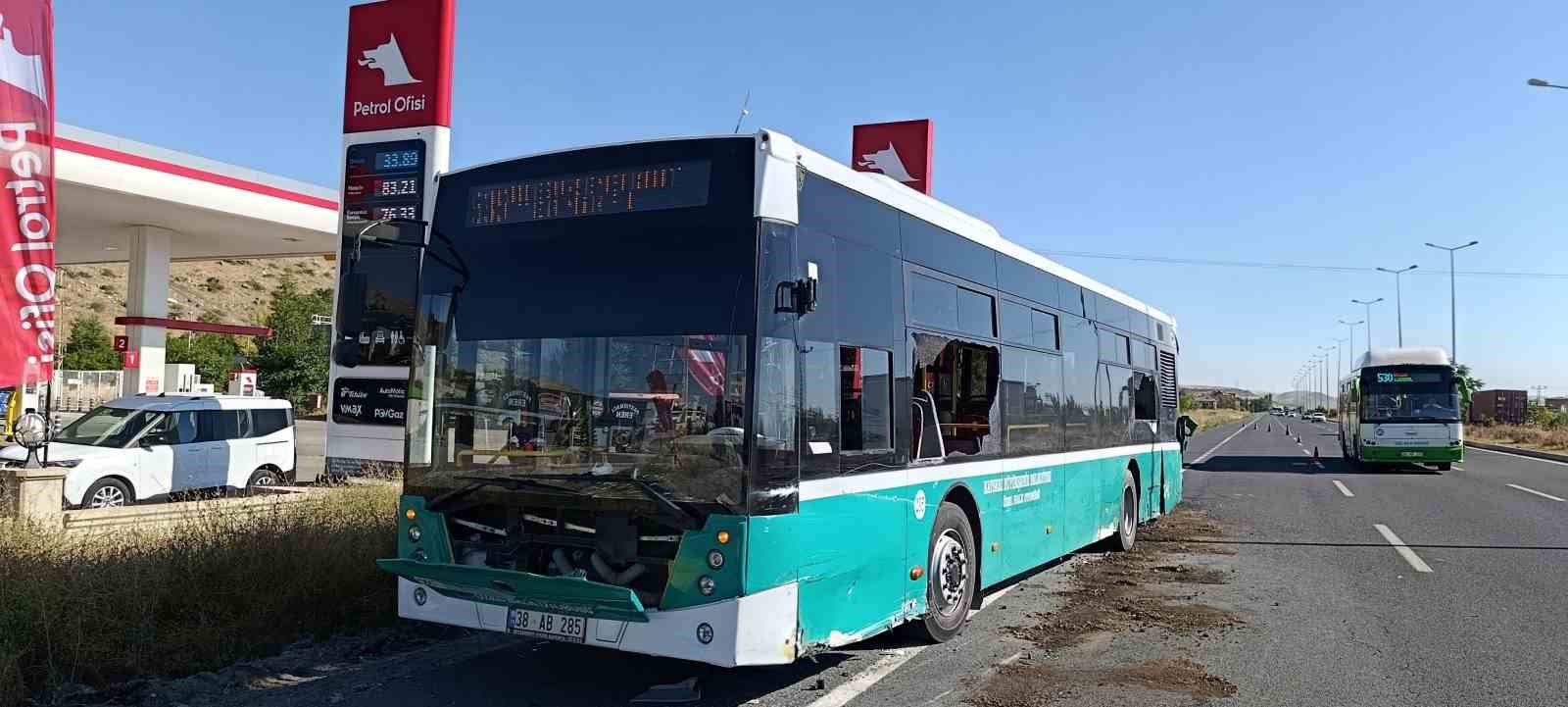 minibusun-yolcu-otobusune-carptigi-kaza-kamerada