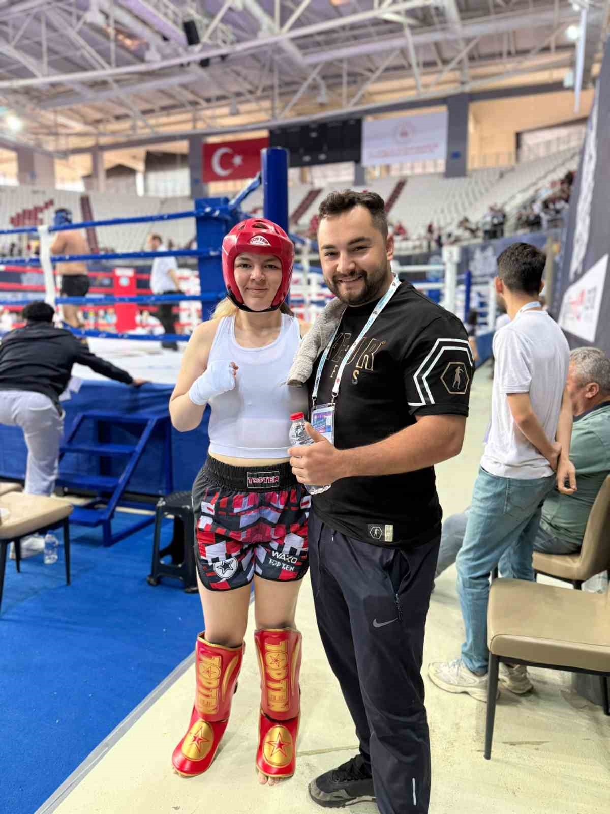 kickboks-dunya-kupasi-nda-kayseri-ye-11-madalya