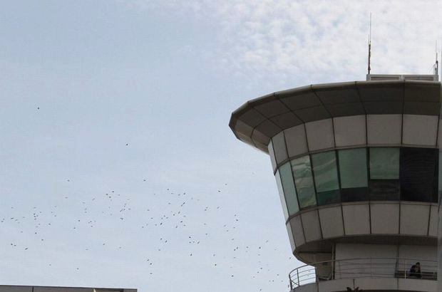Havalimanında Önünden 3 Kez Araç Geçen Pilot İsyan Etti