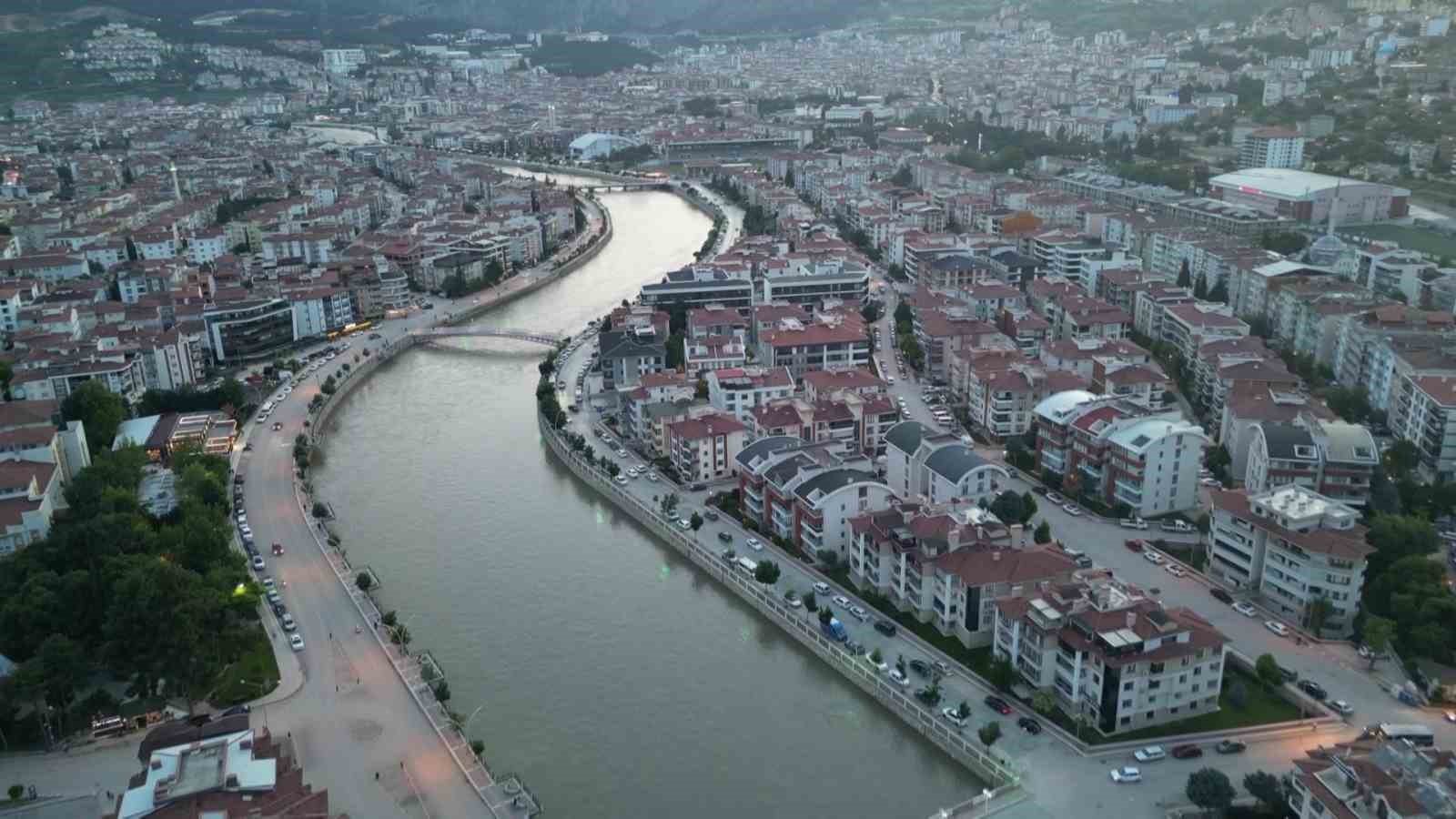 amasya-da-motorlu-arac-sayisi-169-bini-asti