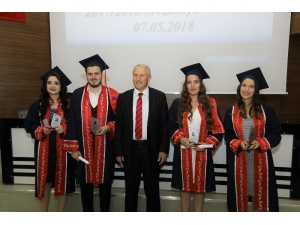 Edebiyat Fakültesi İngiliz Dili Ve Edebiyatı Bölümü’nde Mezuniyet Coşkusu