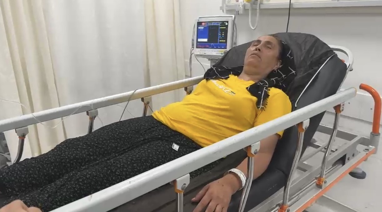 mersin-de-ayni-balkonda-ikinci-elektrik-faciasi-1-5-yasindaki-torununu-kaybeden-anneanne-yaralandi