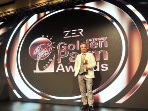 "Yılın Tıp Adamı Ödülü" Op. Dr. Erdal Cücük’e